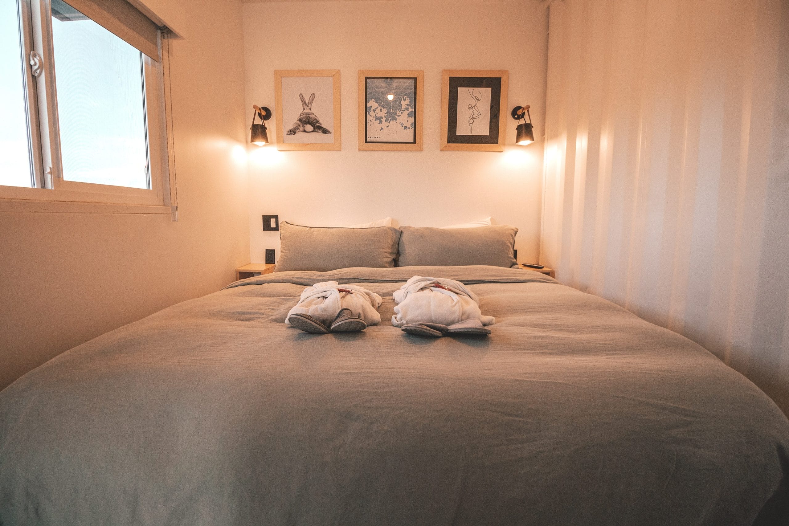 clutter free airbnb in Los Angeles